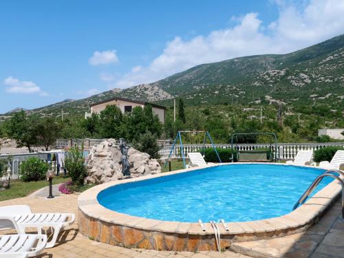 Apartment Golic 1 by Interhome — 4-Star Luxury Hotel in Karlobag, Croatia