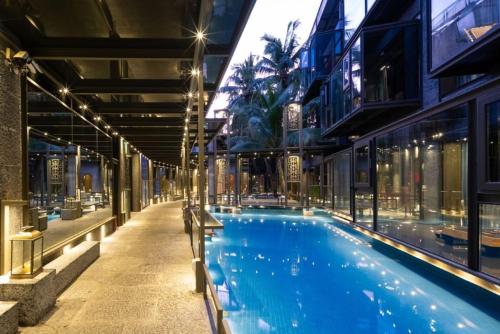 Sanya Yalong Bay Danqiu Castle Manor Hotel — 4-Star Luxury Hotel in Sanya, People's Republic of China
