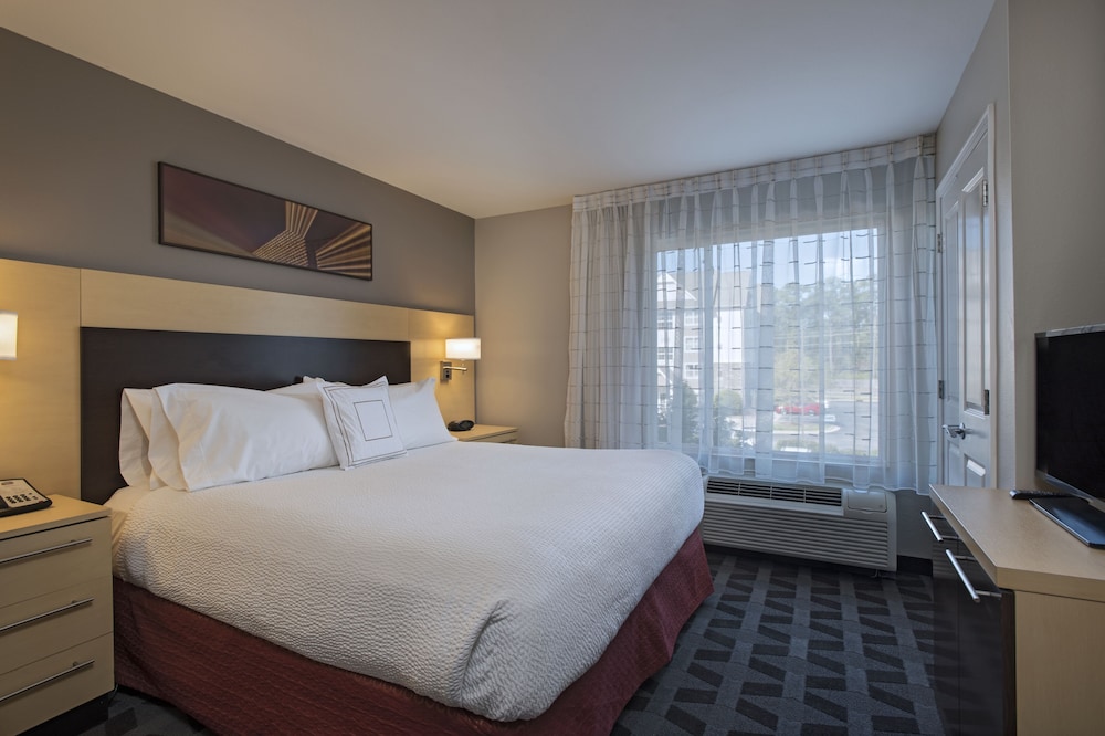 TownePlace Suites Fayetteville Cross Creek - photo 4