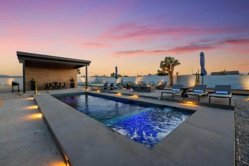 Stargazing Luxury Retreat — 4-Star Luxury Hotel in Yucca Valley, United States