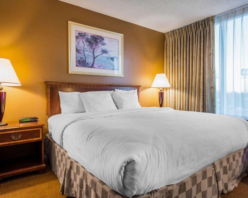 Clarion Inn And Events Center Pueblo North - photo 8