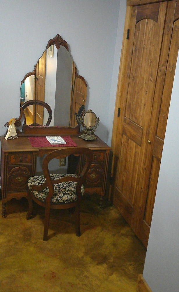 Lil Black Bear Inn - photo 66