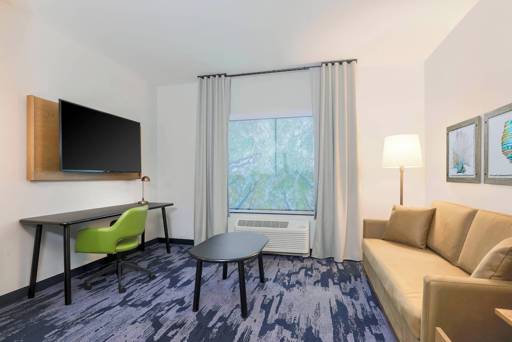Fairfield Inn & Suites by Marriott Cape Coral North Fort Myers - photo 6