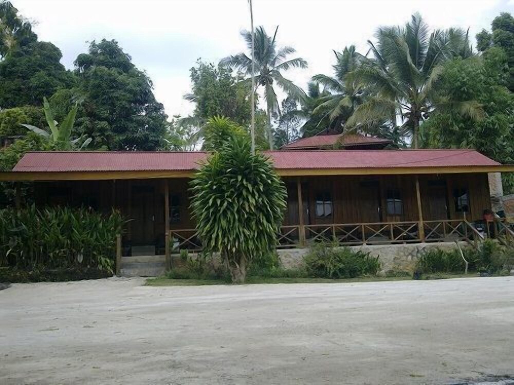 Ue Datu Cottages — Tentena — photo 2