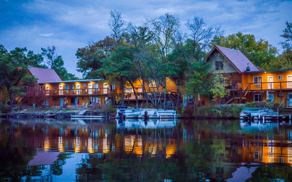 Curriers Lakeview Lodge 5711803 — Rice Lake