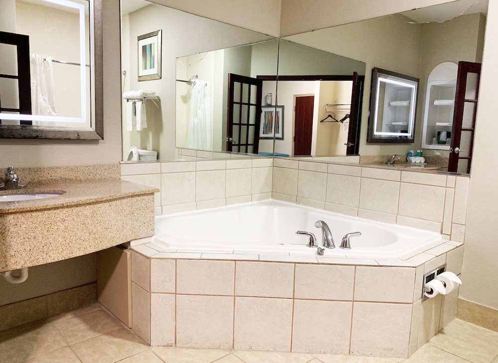 Holiday Inn Express Hotel & Suites Gainesville by IHG - photo 10