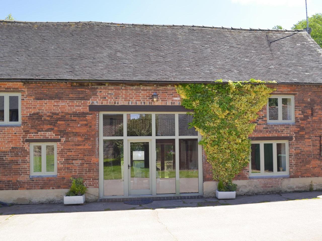 The Threshing Barn 25347 - carbon neutral hotel in Findern