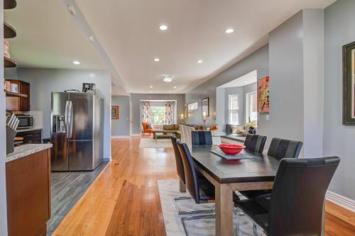 Spacious 5 BR House near Transit w Parking — 4-Star Luxury Hotel in Chicago, United States