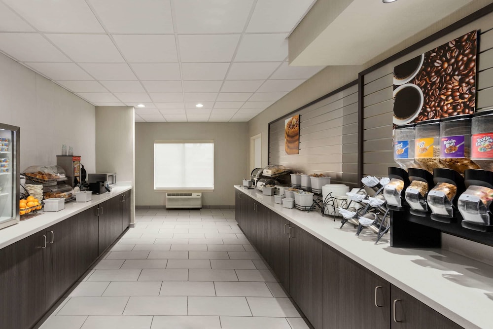 Baymont by Wyndham Springfield I 44 - photo 23