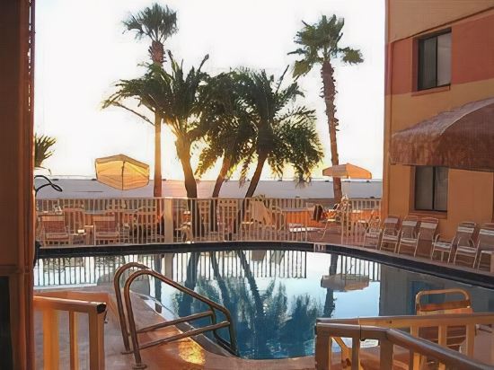 Page Terrace Beachfront Hotel - photo 17