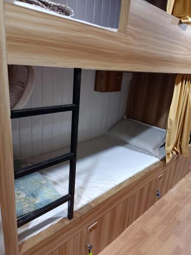 Sun Shine AC Dormitory in Mumbai, India