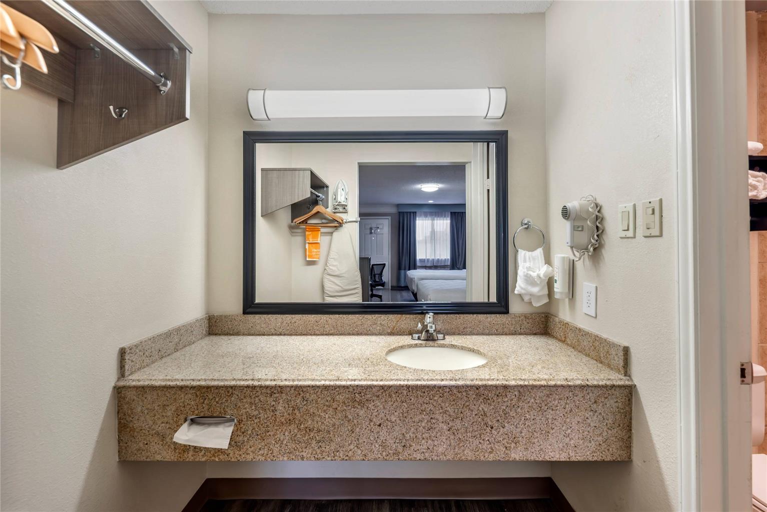 Quality Inn Near Lake Marble Falls - photo 26