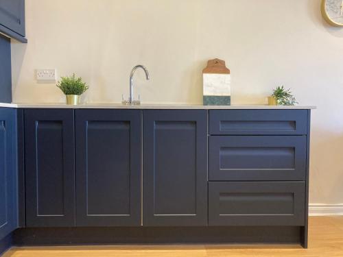 Smart 4K TVs in all bedrooms double vanity sink in Belfast, United Kingdom