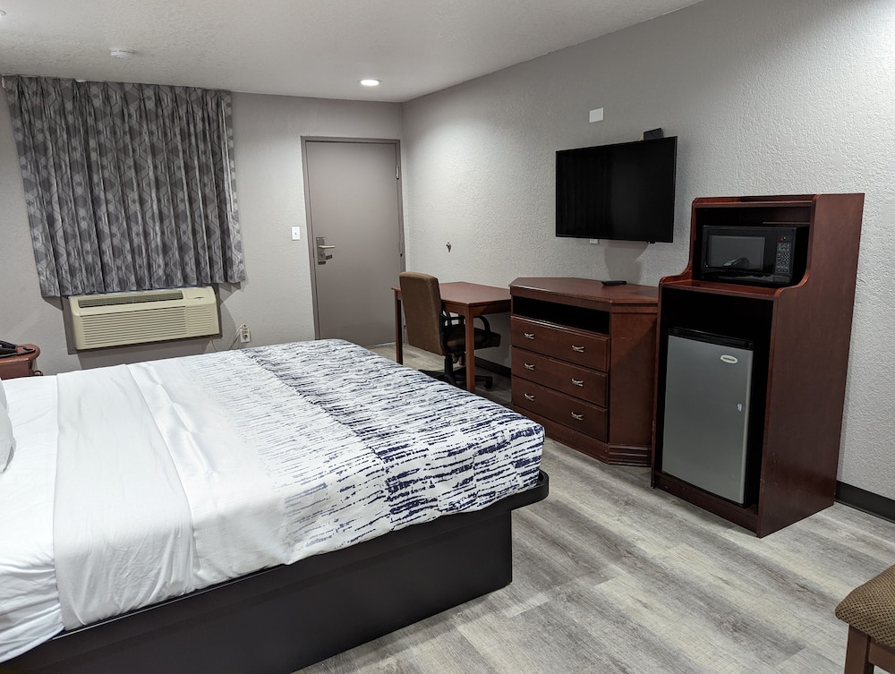 Okc Hotel - photo 12
