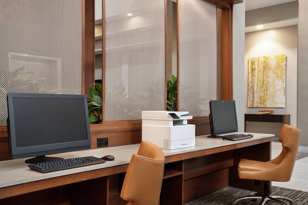 Embassy Suites by Hilton Brunswick - photo 38