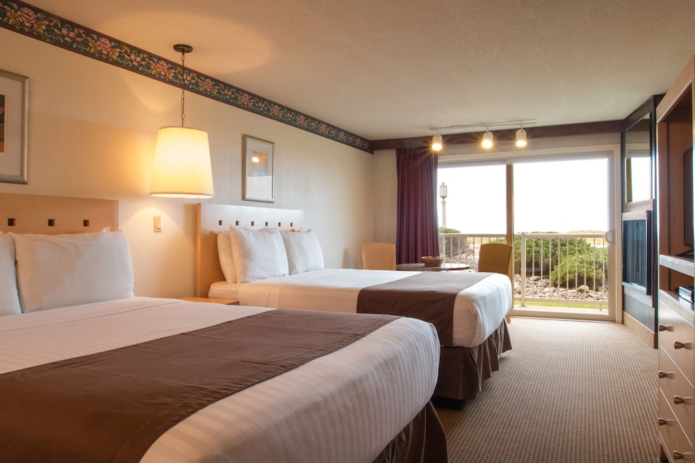 Hi Tide Oceanfront Inn - photo 3