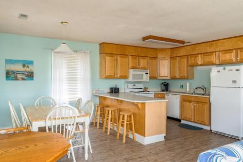 Kay La Plaj by Oak Island Accommodations - photo 21