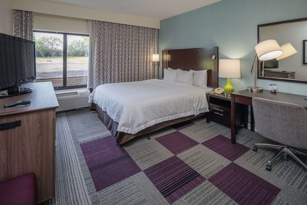 Hampton Inn Livermore - photo 13