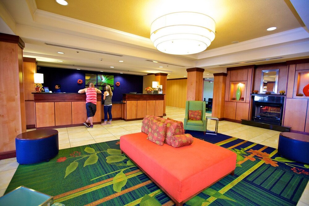Fairfield Inn & Suites by Marriott Santa Maria - photo 3