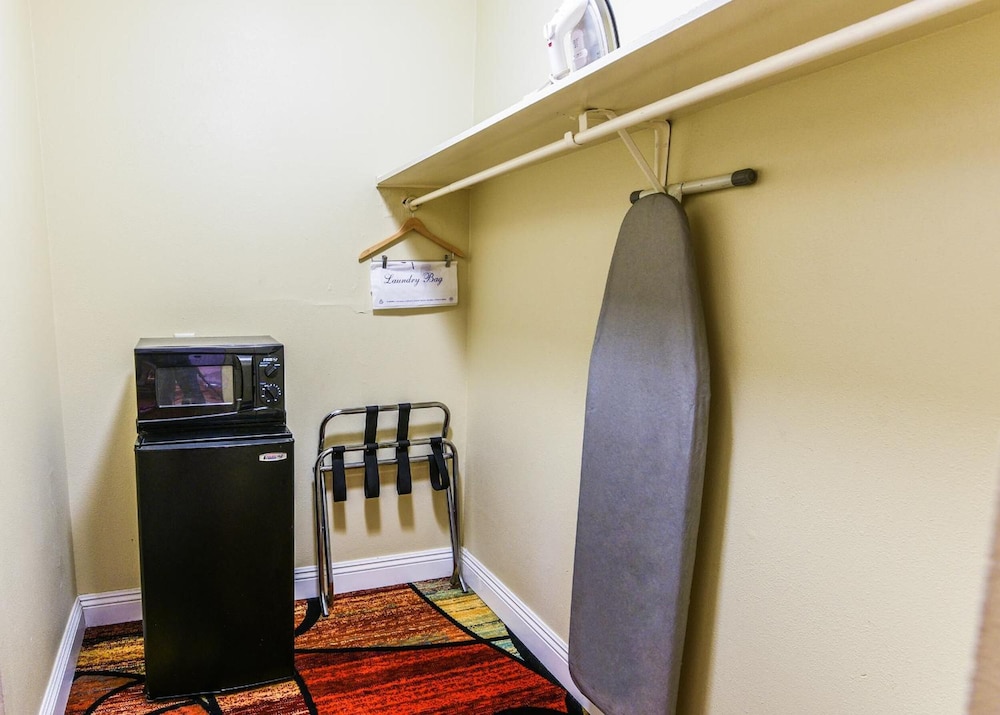 Vagabond Inn Long Beach - photo 20