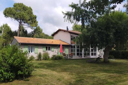 Entre Lac Et Ocean Spacieuse Et Calme - last minute hotel in Unknown City