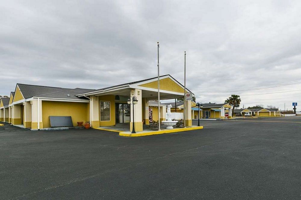 Rodeway Inn & Suites Enterprise - photo 7
