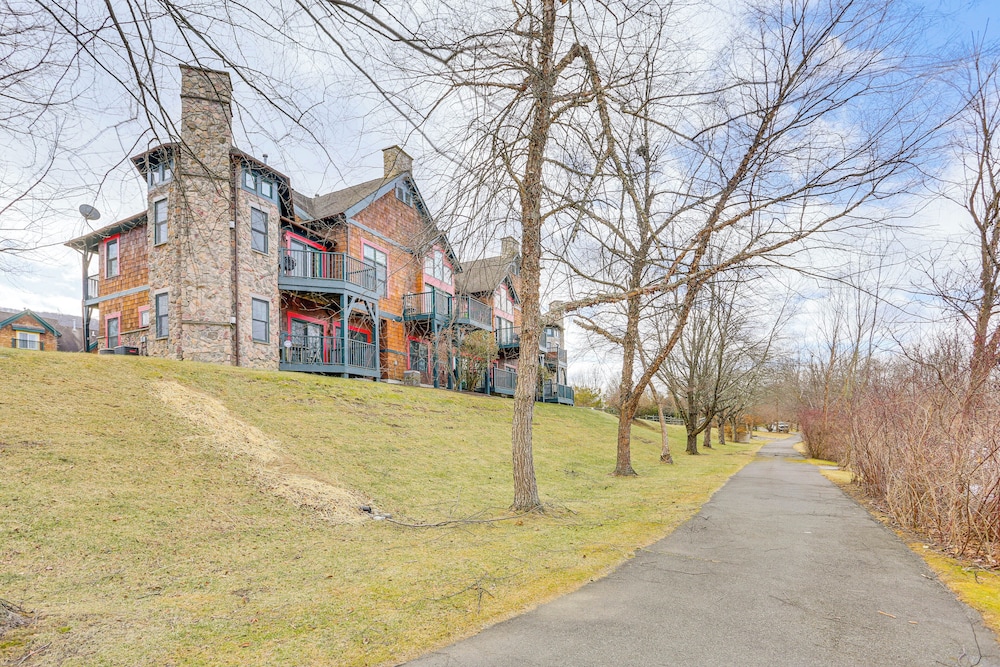1 Mi to Mountain Creek Resort: Condo w Balcony - photo 22