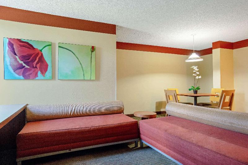 La Quinta Inn & Suites Miami Cutler Ridge - photo 14