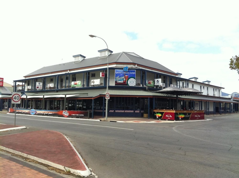 Grand Tasman Hotel in Port Lincoln, Australia