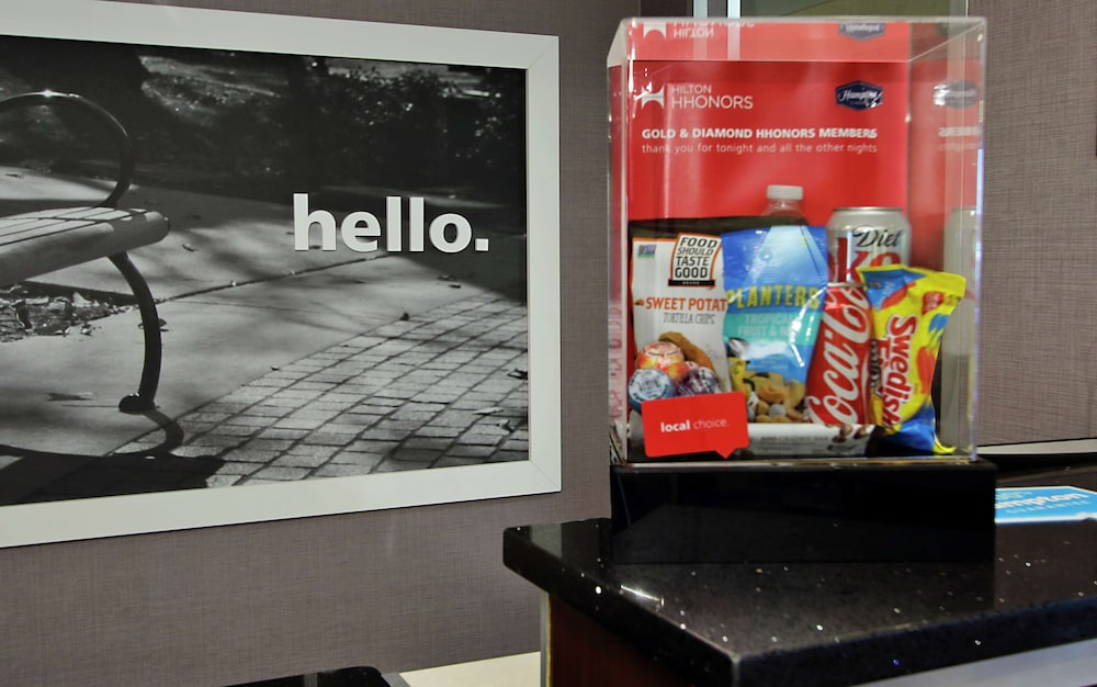 Hampton Inn Ashtabula - photo 6