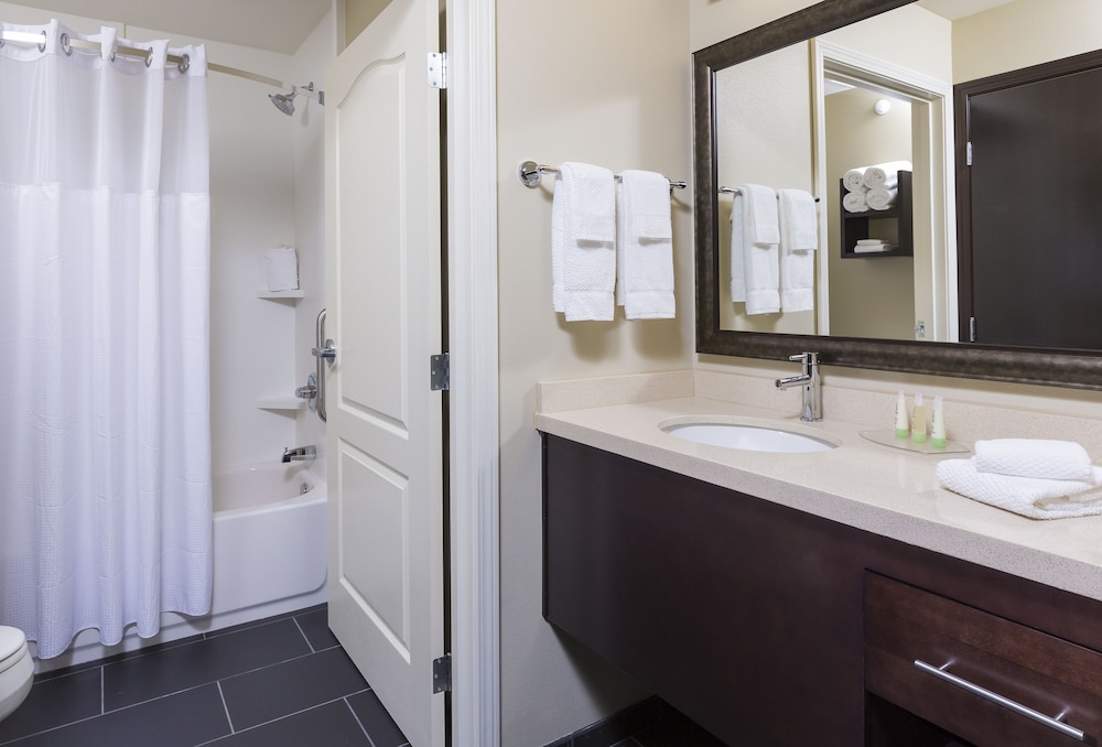 Staybridge Suites Canton by IHG - photo 9