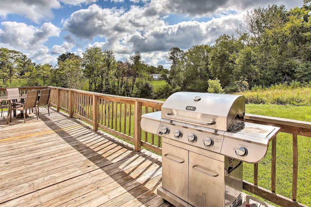 Albany Family Lake Getaway Near State Parks — Albany