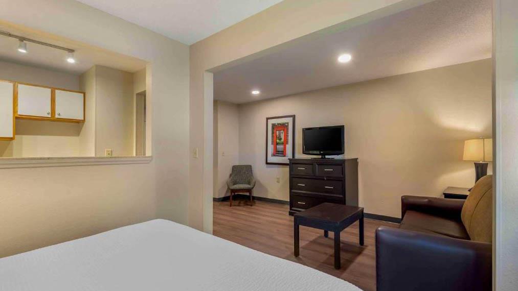 Studio 6 Suites Charlotte NC Tyvola Rd Executive Park - photo 27