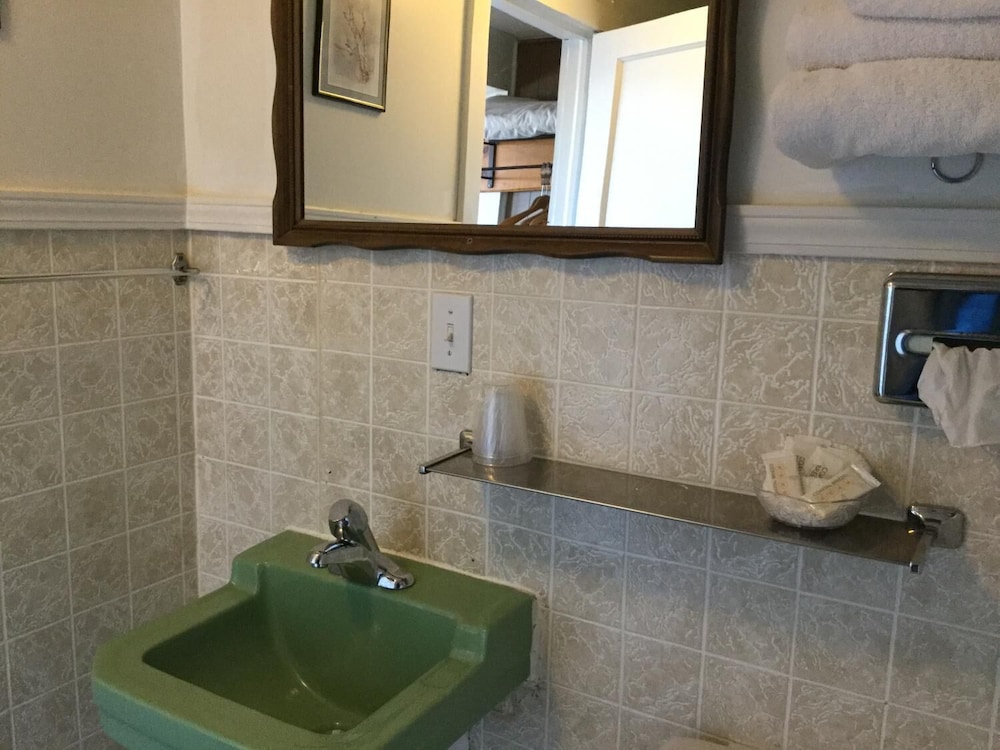 Carla's Inn - photo 12