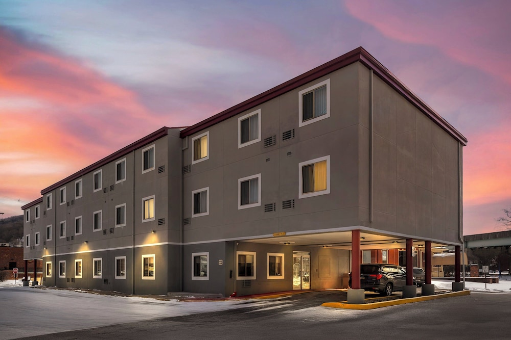 Red Roof Inn Johnstown - photo 35