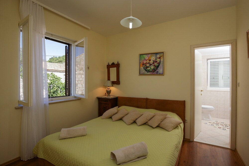 Summer Nest Studio Apartment