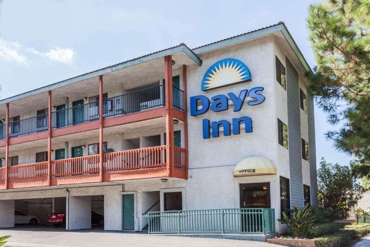 Days Inn by Wyndham Anaheim West in Anaheim, United States