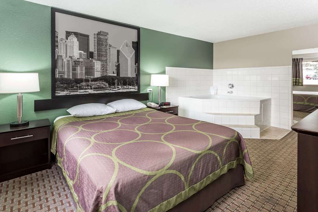 Super 8 by Wyndham Mundelein Libertyville Area - photo 10