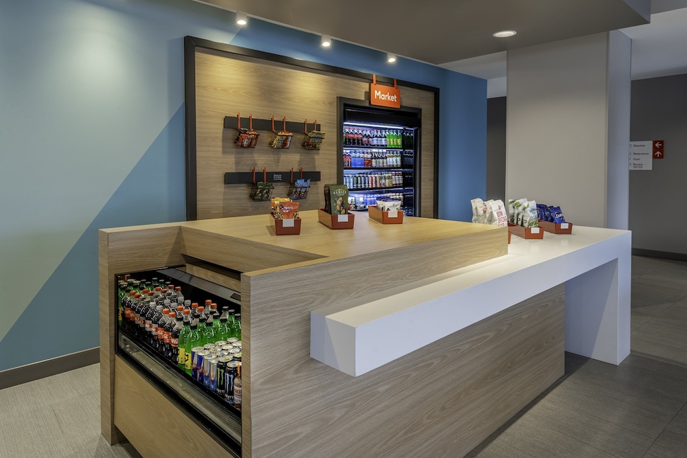 avid hotel Milwaukee West Waukesha by IHG - photo 26