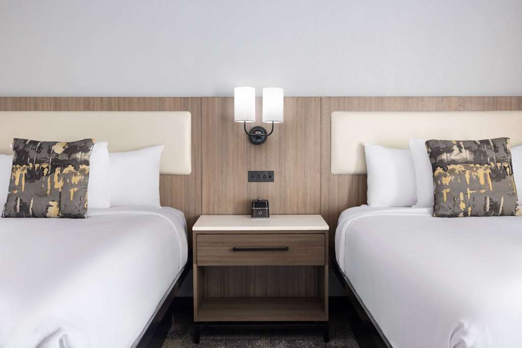 La Quinta Inn & Suites by Wyndham Atlanta South Newnan - photo 28