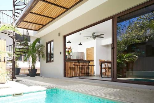 Green Turtle Townhome #2 Private Pool & Garden 300 Mtrs to Beach in Unknown City, Costa Rica