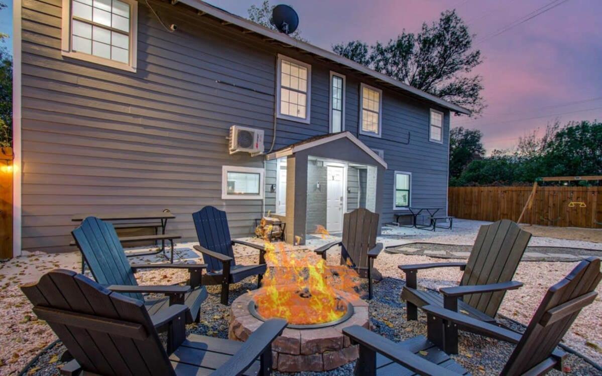 Heart of Houston 8 BD 4 BA with Yard — 4-Star Luxury Hotel in Houston, United States