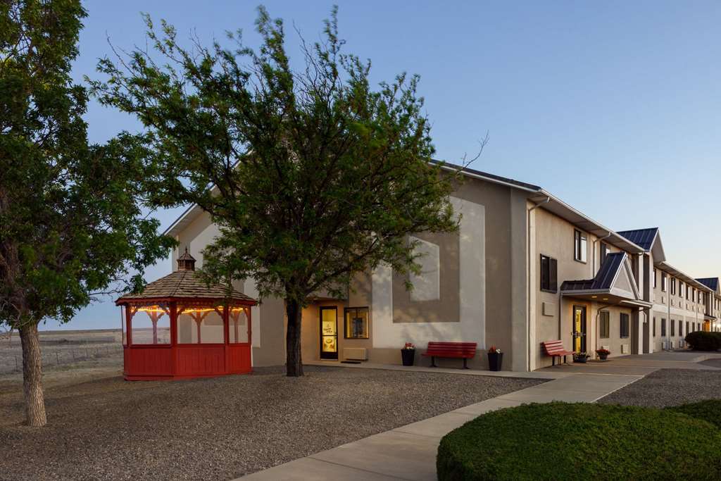 Travelodge by Wyndham Vaughn - photo 2