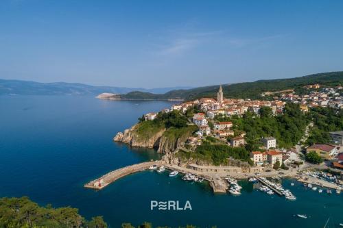 Holiday house BELLA MARE with sea view 50m from the beach in a quiet location in Vrbnik on Krk island — 4-Star Luxury Hotel in Vrbnik, Croatia