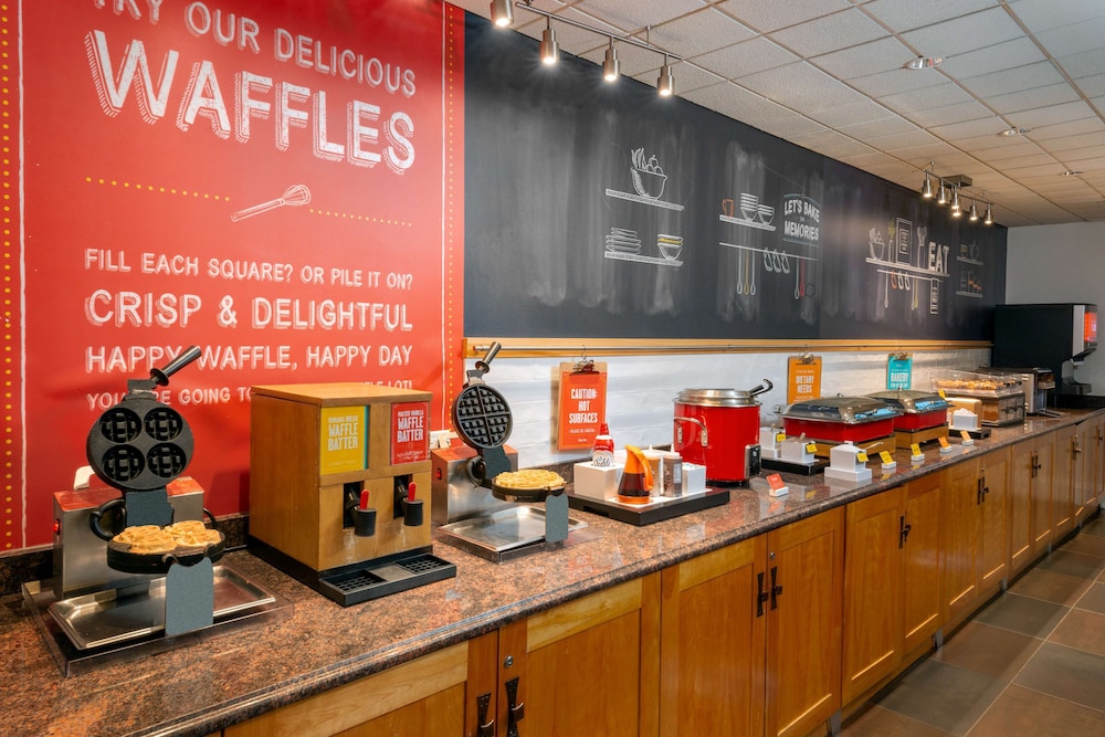 Hampton Inn Danbury - photo 23