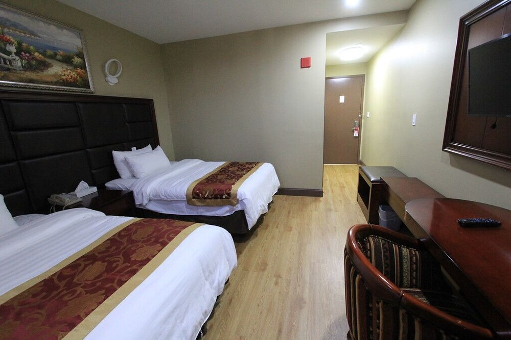 Queens Hotel - photo 5