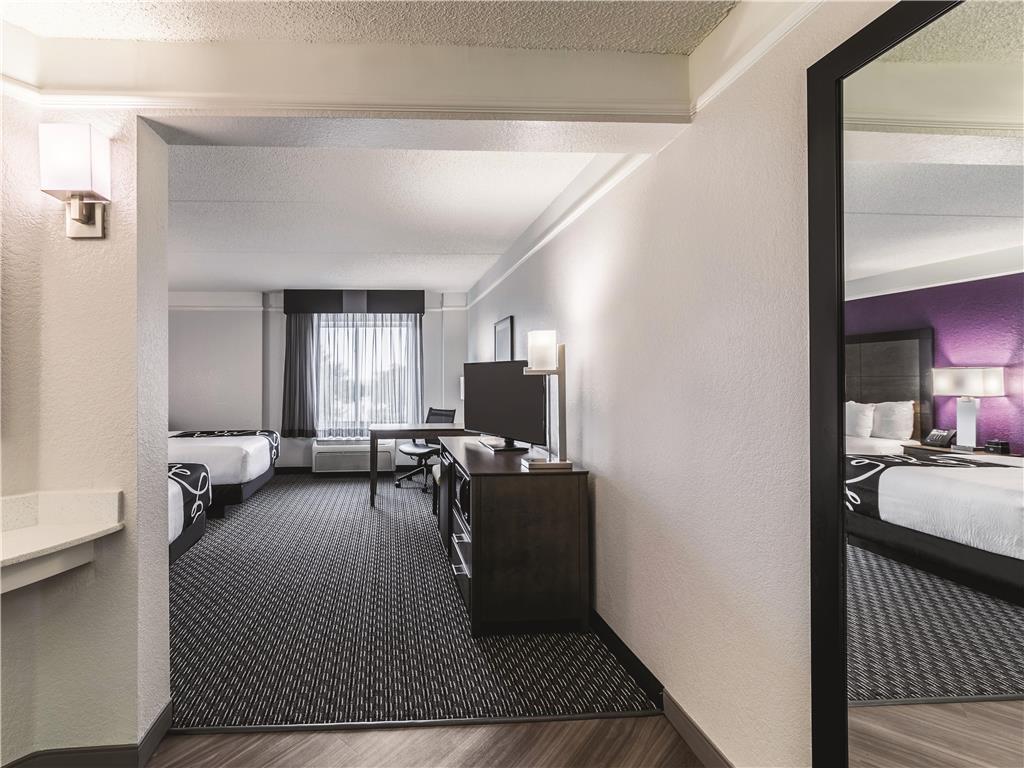 La Quinta Inn & Suites by Wyndham Austin Airport - photo 18