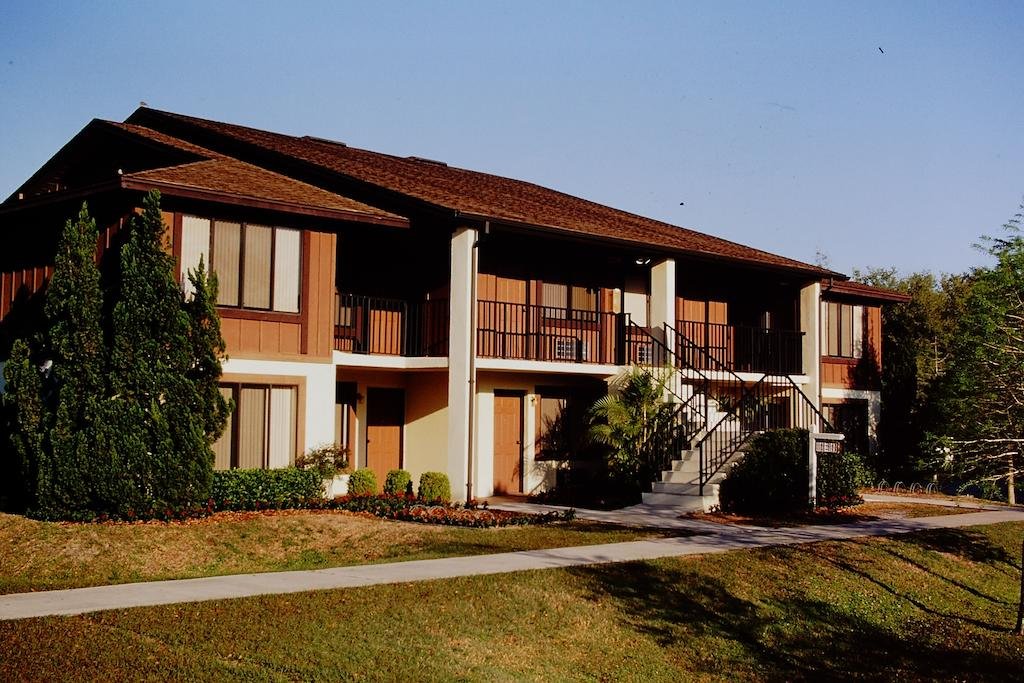 Cypress Cove Nudist Resort & Spa - carbon neutral hotel in Kissimmee