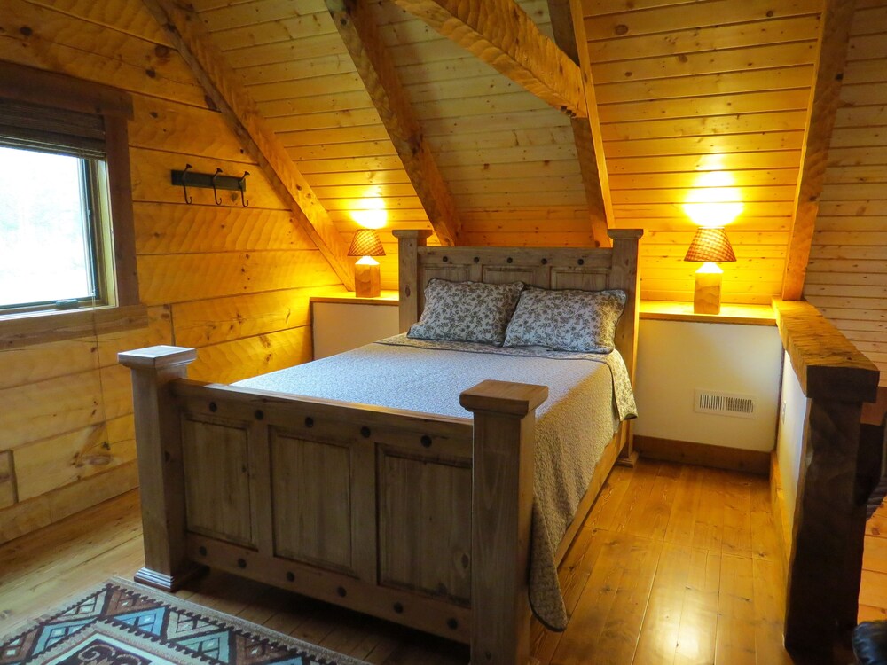 Southern Comfort Lakeside Cabin Resort - photo 3