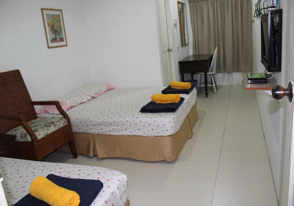 Emma Guesthouse — Jertih — photo 3